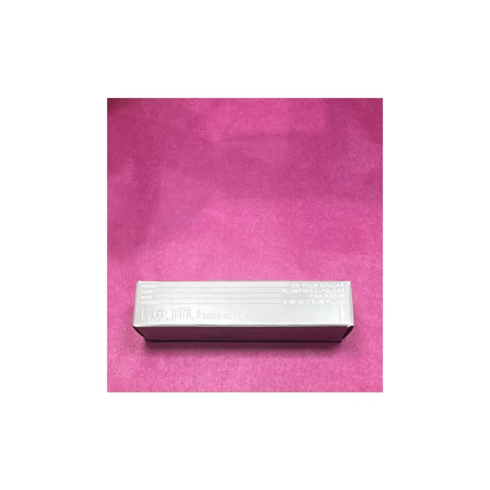 R.E.M. Beauty REM On Your Collar Plumping LipGloss Pink Razor BNIB NWT